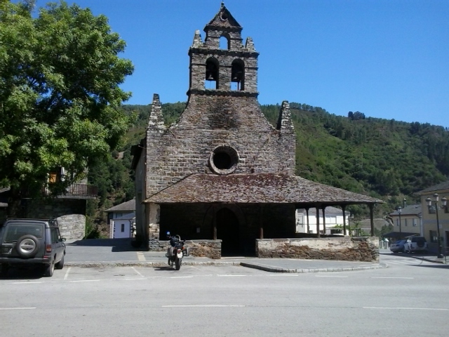 Resultado de imagen de Iglesia de Santa MarÃ­a (San AntolÃ­n de Ibias)